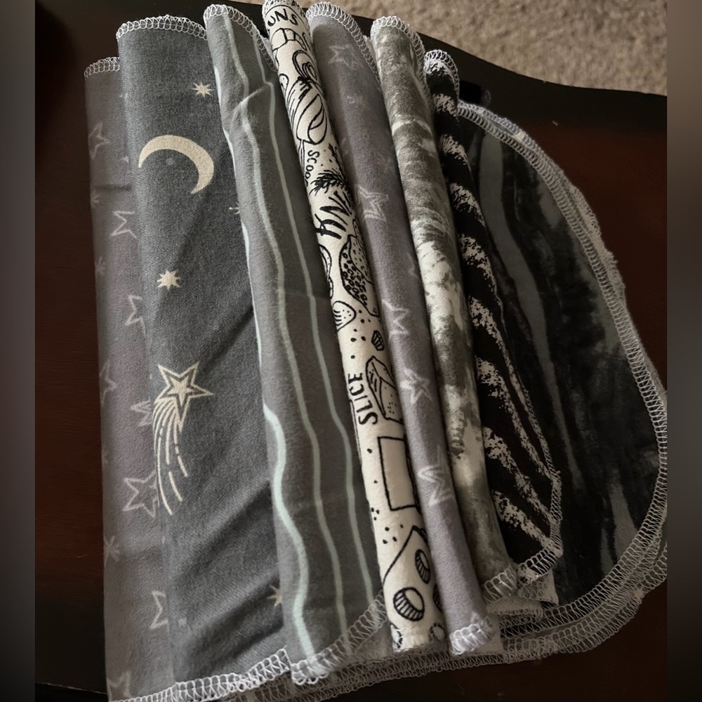 Shades of Gray Paperless Towels, Set of 16 (two of each design)